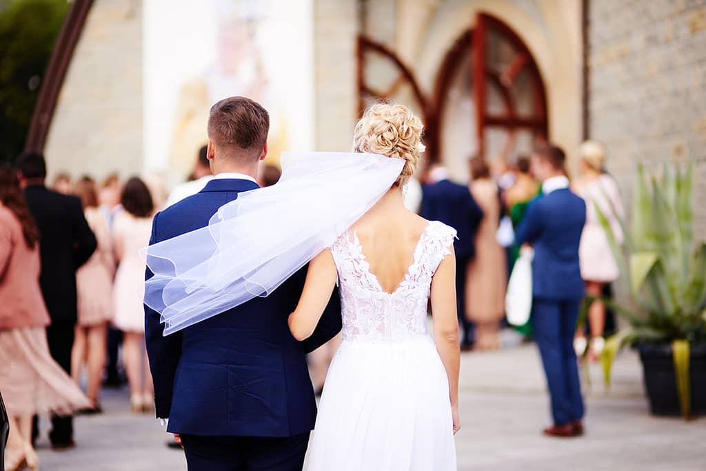 ślubny welon panny młodej