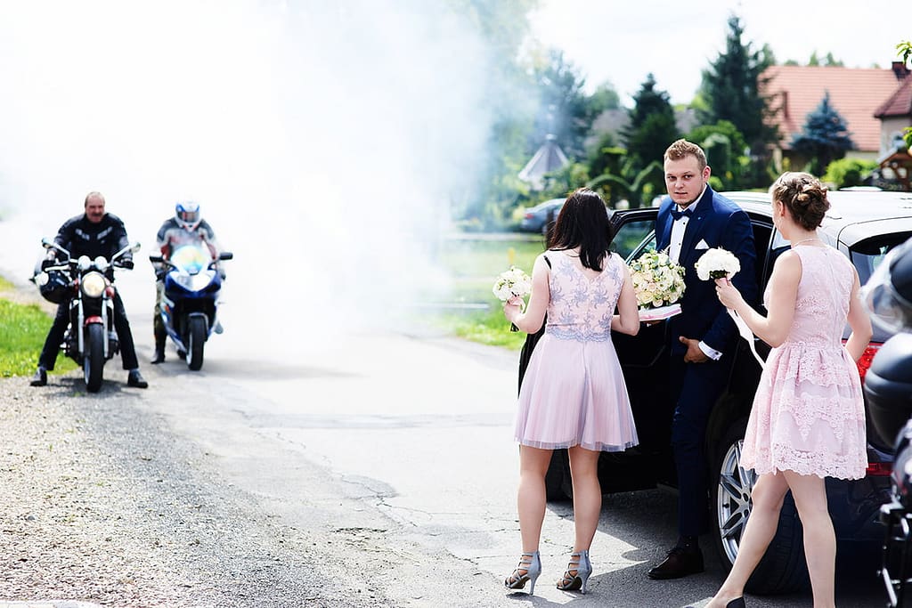 motowesele i przywitanie pana młodego