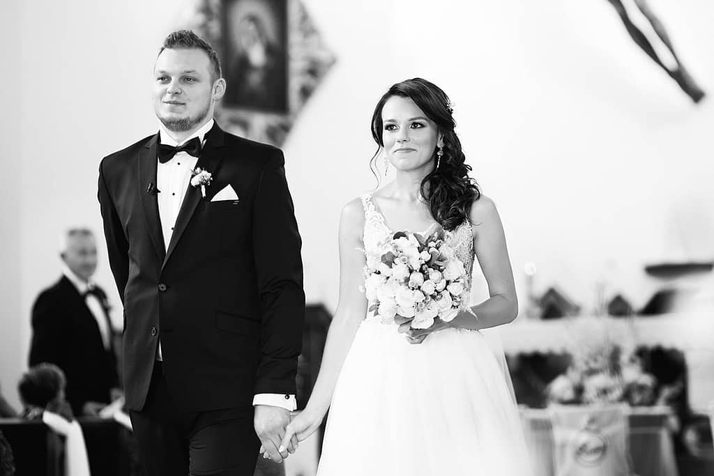 para młoda po ceremonii ślubnej